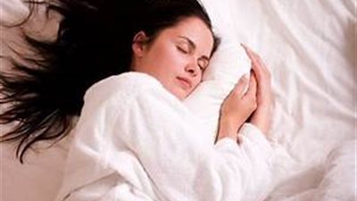 وصفة سحرية للعناية بالبشرة قبل النوم.. تعرفي عليها