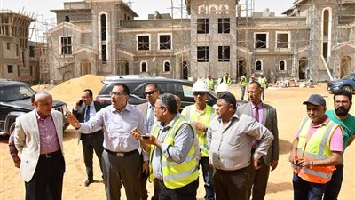  بالصور.. وزير الإسكان يكشف من العاصمة الإدارية أول طرح لوحدات الحي السكني 