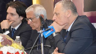 اتحاد الكرة يناقش تجديد عقد كوبر في جلسة اليوم بحضور أبوريدة