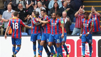 بالصورة.. نجم كريستال بالاس أفضل لاعب في البريميرليج في أبريل