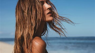 كيف تحمي شعرك في فصل الصيف؟!