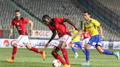 مدرب نيجيريا السابق ينتقد عدم ضم آجاي لقائمة النسور الخضراء بكأس العالم!