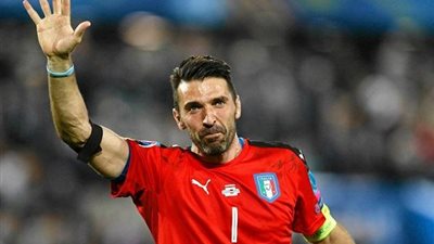 برسائل مؤثرة| نجوم الكرة يودعون جيانلويجى بوفون