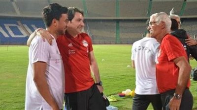 «تريزيجيه» ينشر صورًا من تدريبات منتخب الفراعنة