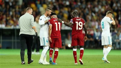 صلاح يجيب.. اذا كان راموس تعمد ايذاءه ام لا؟ 