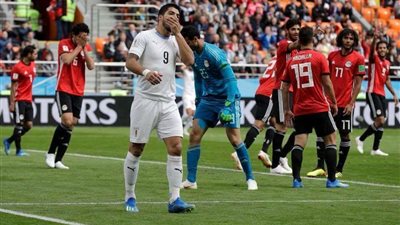 أول تعليق لكوبر بعد الهزيمة من أوروجواي ويكشف سر غياب صلاح 