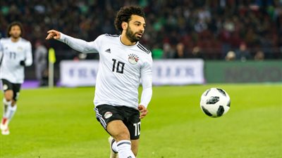 «كوبر» ينهي الجدل حول مشاركة «صلاح» مع منتخب مصر أمام روسيا