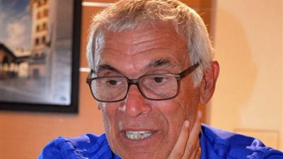 كوبر يستعين بثنائي المنتخب على حساب عبد الله السعيد وفتحي في مباراة السعودية