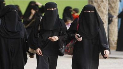 البرلمان الهولندي يقر قانون يحظر ارتداء النقاب في الأماكن العامة