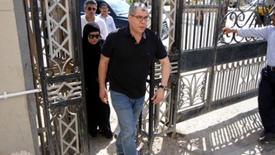 بالصورة ..شوبير : نجم الزمالك وقع لفريق الأهرام واللاعب يرد 