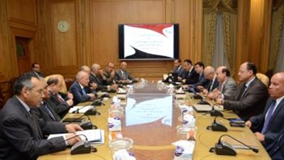 «العصار» و«مميش» يبحثان التعاون المشترك لتنمية محور قناة السويس