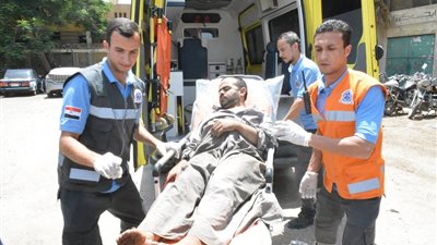 محافظ سوهاج يأمر بنقل شاب للمستشفي وتقديم الرعاية الصحية له