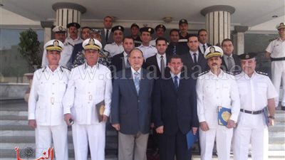 مدير أمن الجيزة يكرم مأمور مركز شرطة البدرشين ومفتش المباحث