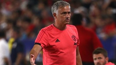 بسبب الخلافات.. إدارة مانشستر يونايتد تجهز بديل مورينيو 