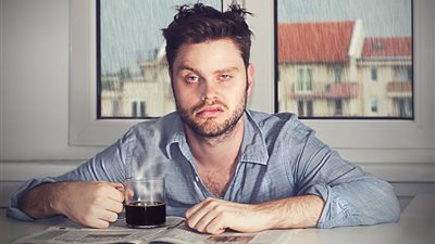 هذا ما تسببه قلة النوم في حياتك الاجتماعية