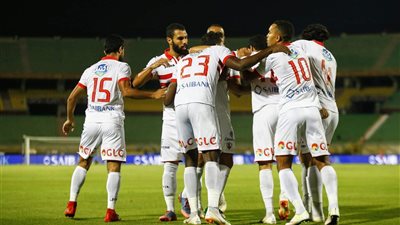 بالصورة نجما الزمالك 