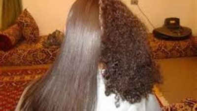 وداعا لـ«الكرياتين والبروتين».. اصنعى ماسكات فرد الشعر بمكونات منزلية