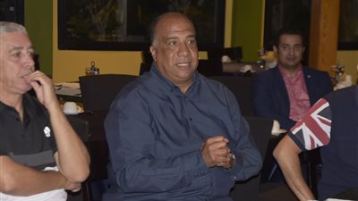 بالصور.. «مصيلحي» يجتمع بلاعبي زعيم الثغر قبل مواجهة الترجي