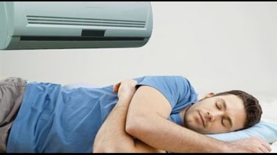 بالفيديو.. تعرف على مخاطر النوم في المكيف الهوائي