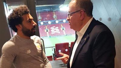 بالصورة| كردي مع تريزيجيه وحافظ في تركيا.. ويساند صلاح في جائزة الأفضل!