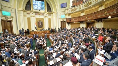 هام جدًا.. البرلمان يُناقش قانون جديد للدواء في مصر