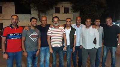 بالصور.. نجوم الاهلى القدامى يتناولون العشاء بمطعم البرنس