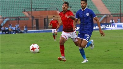 كارتيرون يعقدجلسة سريعة مع محمد شريف بعد ثنائيته في الشواكيش.. فماذا قال له؟