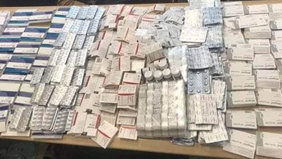 إحباط محاولة تهريب كمية من الأدوية البشرية بجمارك مطار برج العرب