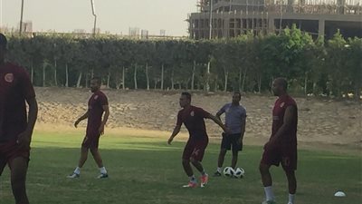 سيراميكا كليوباترا يختتم تدريباته استعدادا للترسانه بمران خفيف