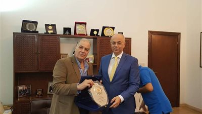 هاني زاده يشكر السفير المصري في كوت ديفوار 