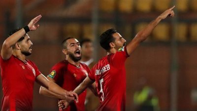 بالصور.. لاعبو الاهلى يذبحون عجللًا قبل موقعة الترجي بنهائي إفريقيا