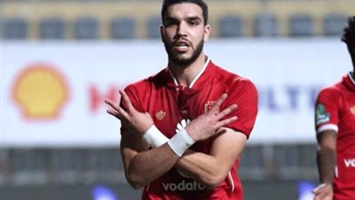 وليد أزارو.. مهاجم مُشاكس يحبه المُدربين وتكرهه الجماهير