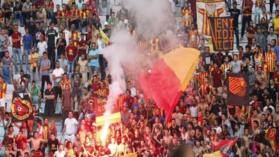 فرنسا تحرٌس الاهلى في تونس لتأمين كارتيرون بعد تهديدات جمهور الترجي