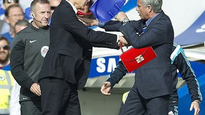 فينجر يرد سريعًا على انتقادات مورينيو!