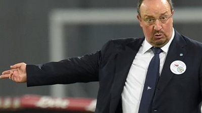 بينيتيز يفضل الانسحاب من لعبة مورينيو