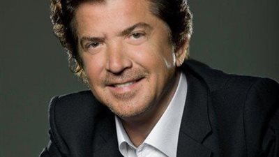 وليد توفيق ينشر صورة له مع عظماء الشعر اللبناني