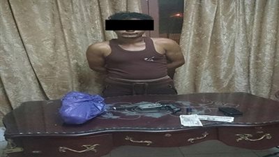 القبض على عاطل بحوزته لفافة بانجو وفرد خرطوش برأس البر