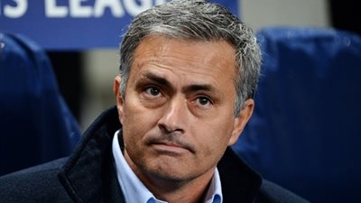 مورينيو ينهى المؤتمر الصحفي عقب المباراة بسبب مدافع ايفرتون