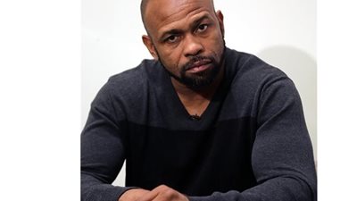 الرئيس الروسي يمنح الجنسية للبطل روي جونز