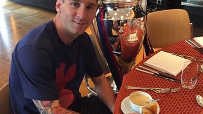 بالفيديو ... ميسي يقتل اتلتيكو مدريد بهدف اهداء الي 