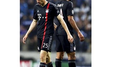 بايرن ميونيخ يخطف فوزا صعبا في الدقائق الأخيرة من أوغسبورج