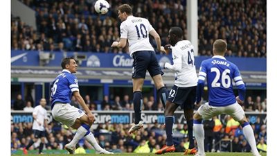 مانشستر سيتي ينجو من كمين كريستال بالاس في الوقت القاتل