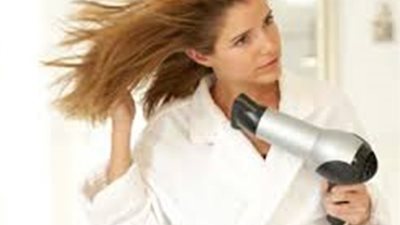 خطوات تجفيف الشعر بطريقة صحيحة