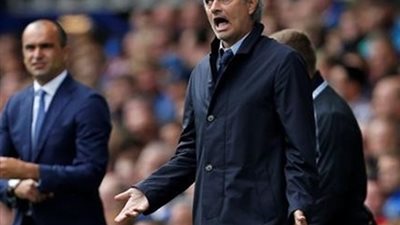 مورينيو يصطدم بمارتينز بعد خسارة تشيلسي أمام إيفرتون