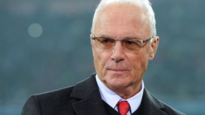 بيكنباور: الاندية الإنجليزية لا تستطيع التعاقد مع كبار النجوم