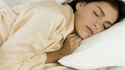 نامى على جنبك لتنظيف دماغك من السموم