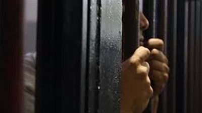 السجن 5 سنوات لأخصائية علاج طبيعي انتحلت صفة «طبيب بشري»