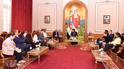 بالصور.. البابا تواضروس يستقبل وفدًا من البرلمان الألماني