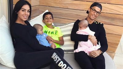 الصحف الإيطالية تبرز صفقة يوفنتوس وزواج رونالدو