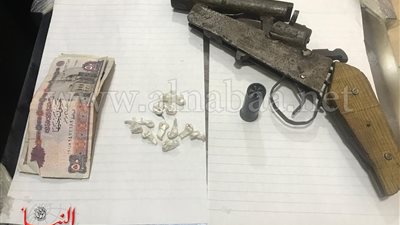ضبط عاطل بحوزته هيروين وفرد خرطوش في «حدائق القبة»